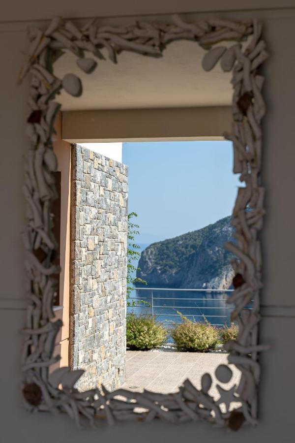 Αlissachne Suites ลิมนิโอนาส ภายนอก รูปภาพ