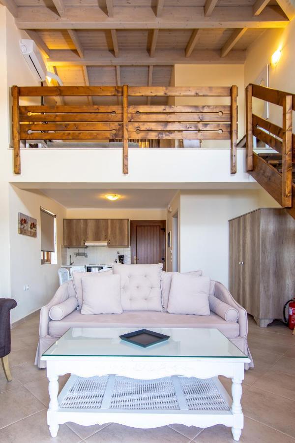 Αlissachne Suites ลิมนิโอนาส ภายนอก รูปภาพ