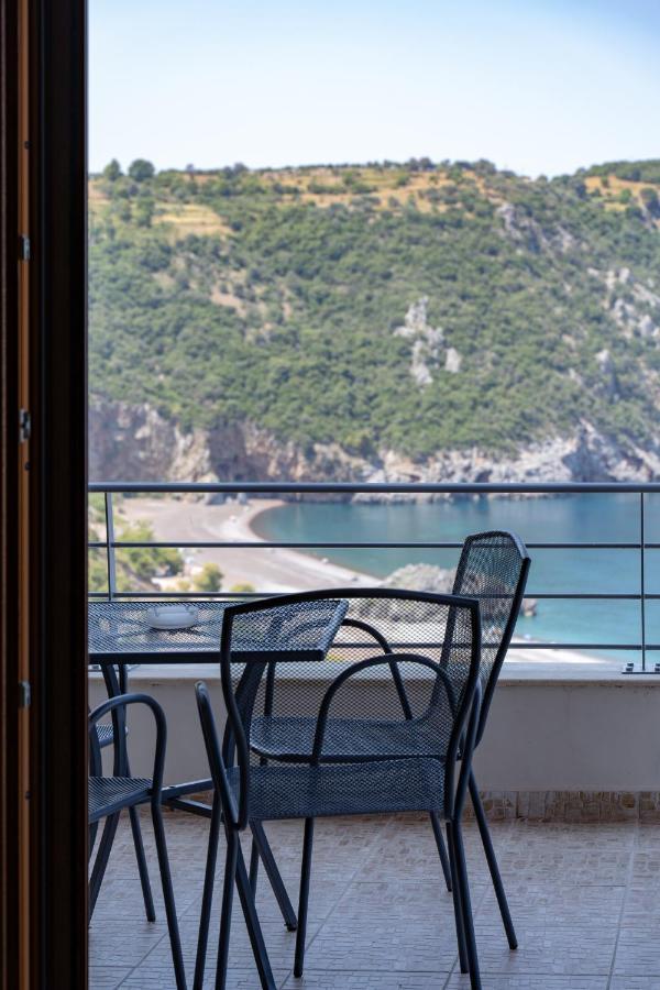 Αlissachne Suites ลิมนิโอนาส ภายนอก รูปภาพ